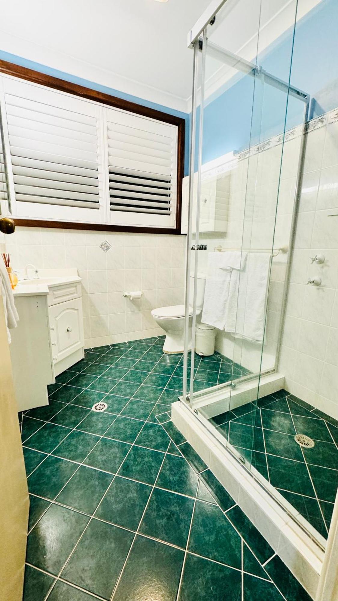 3br House With Swimming Pool In