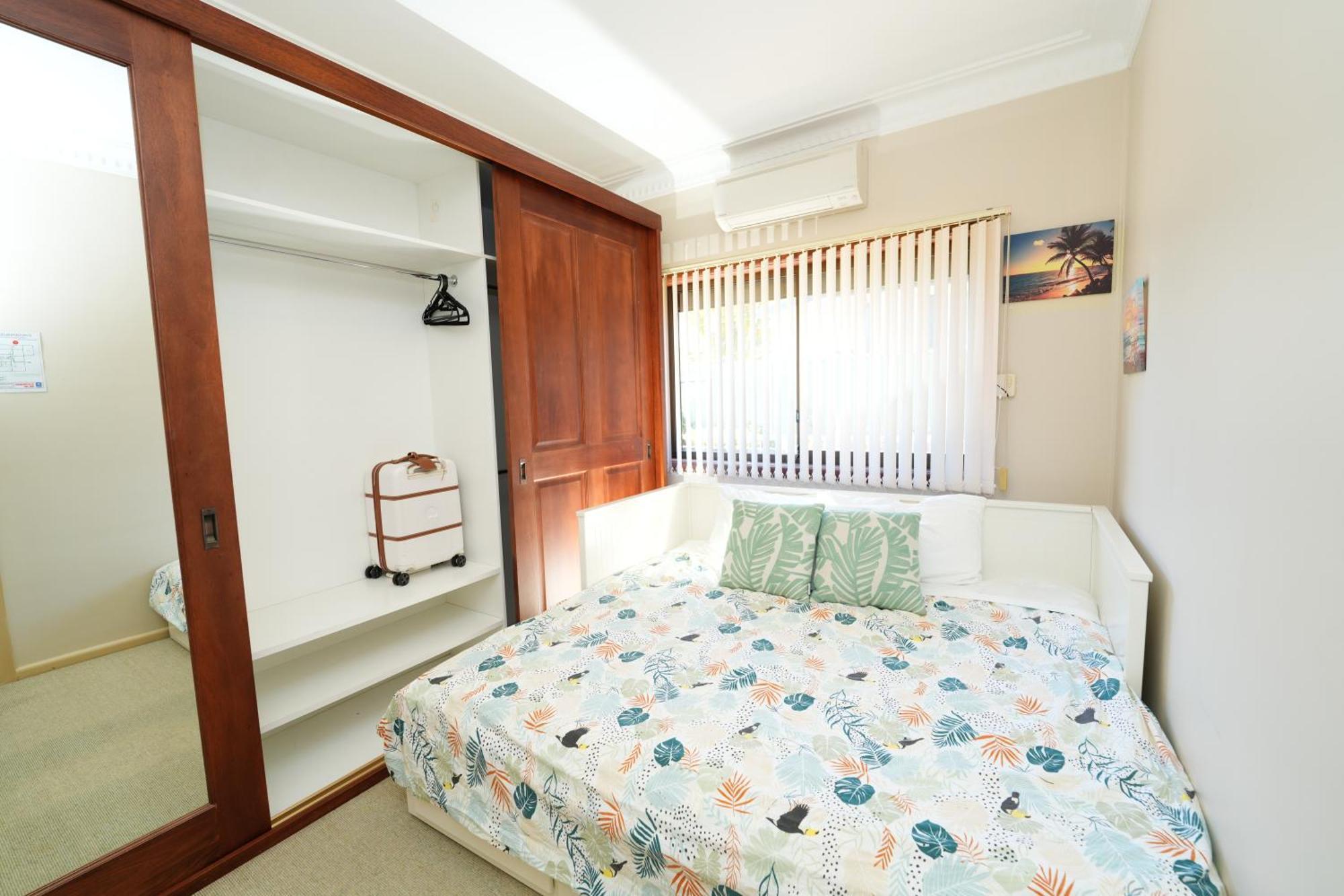 3br House With Swimming Pool In Holiday home Sydney