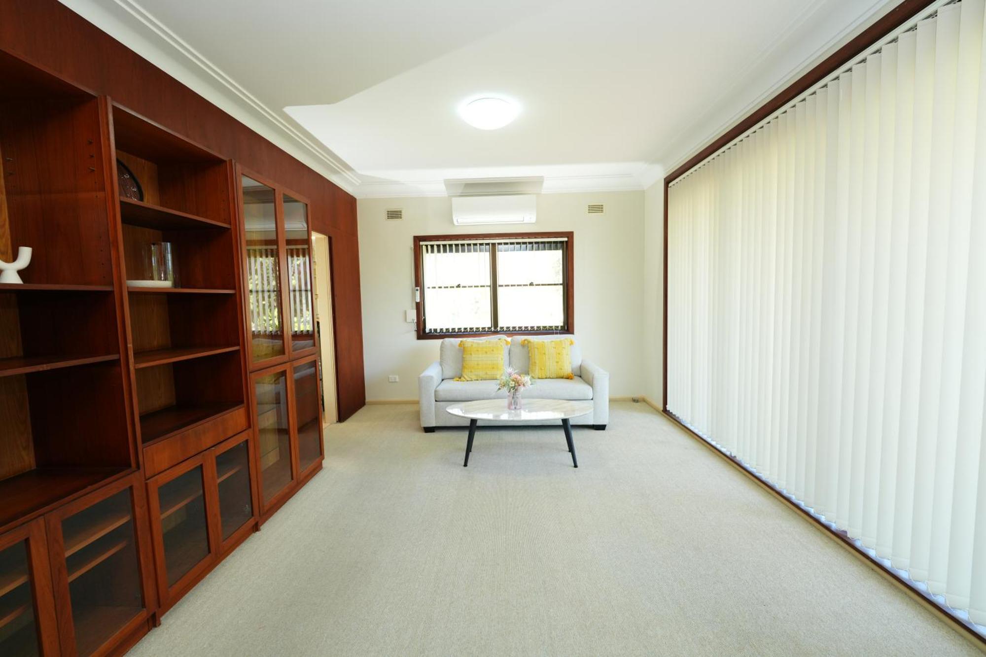 3br House With Swimming Pool In Sydney