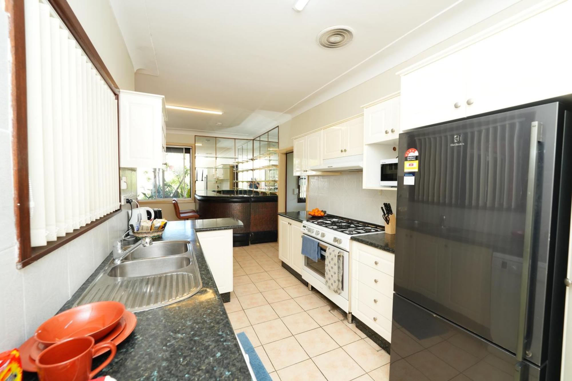 3br House With Swimming Pool In
