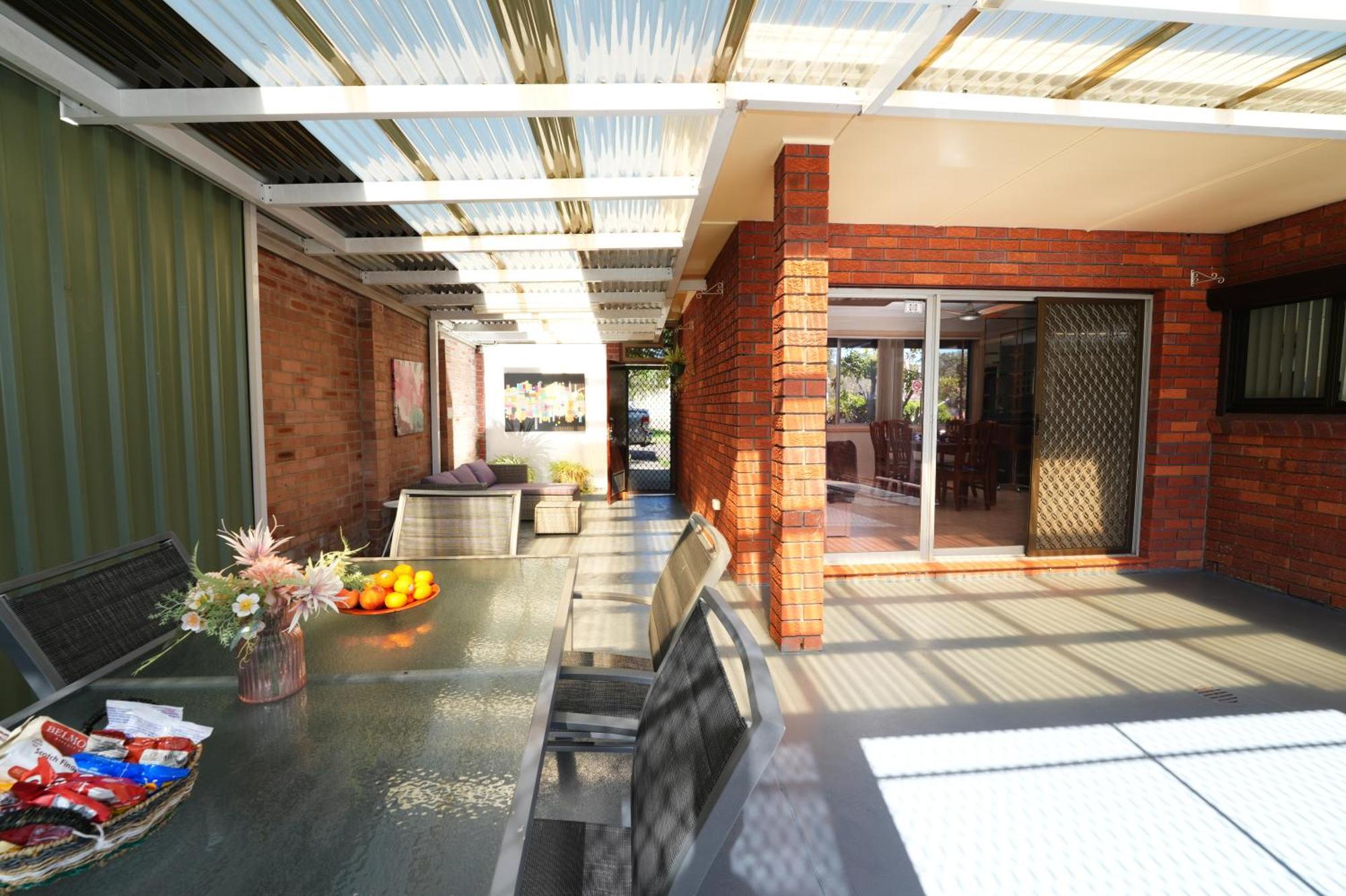 3br House With Swimming Pool In * Sydney
